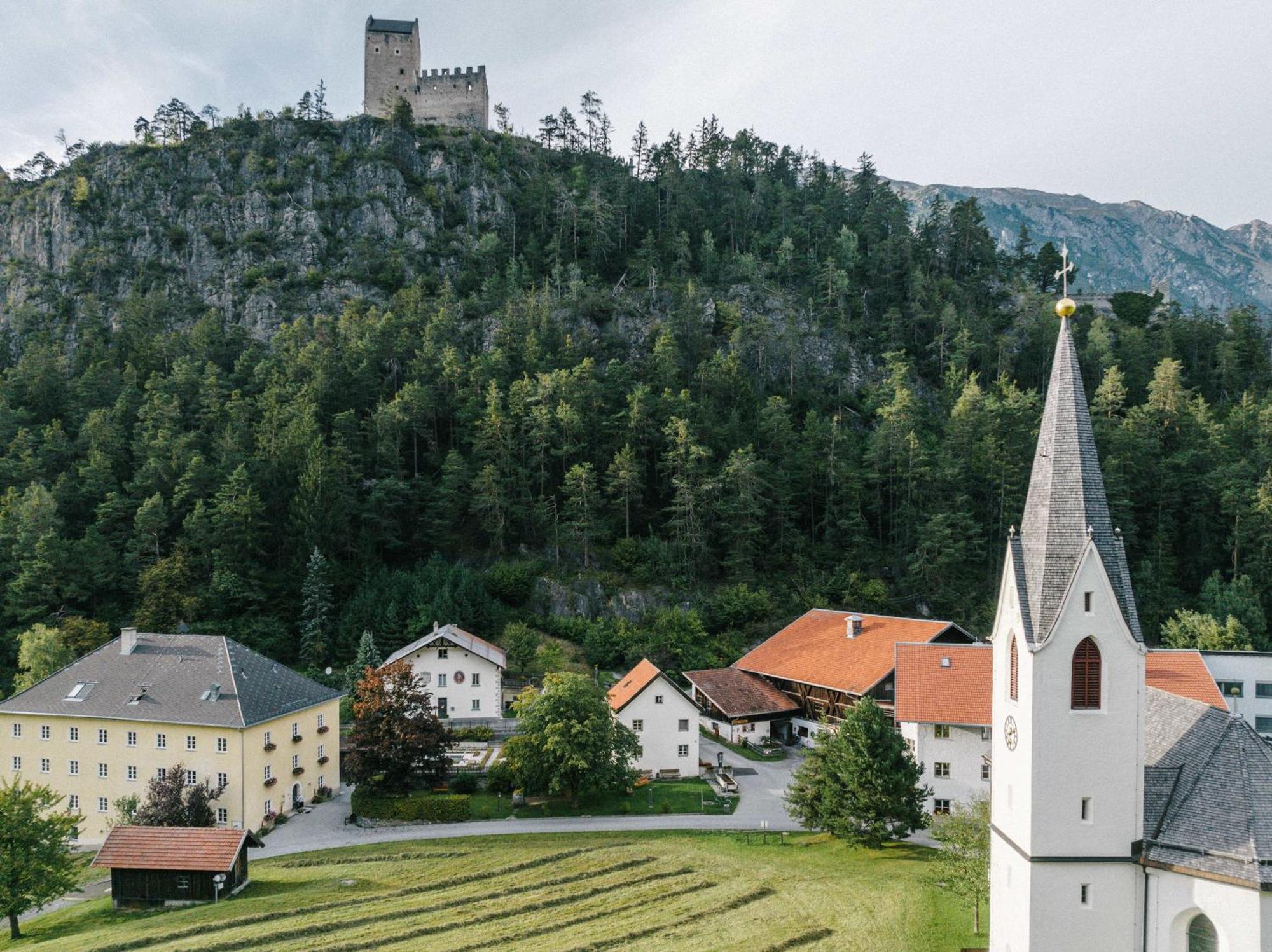 Klostergut Kronburg Zams Buitenkant foto