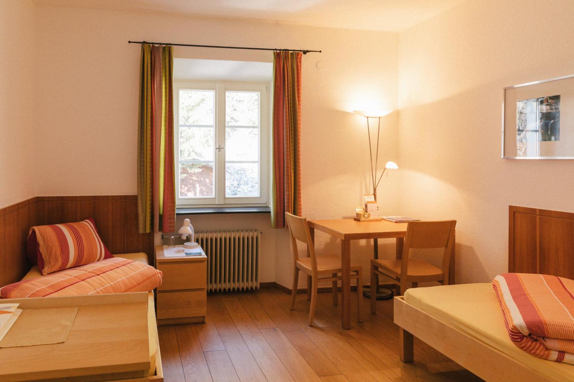 Klostergut Kronburg Zams Buitenkant foto